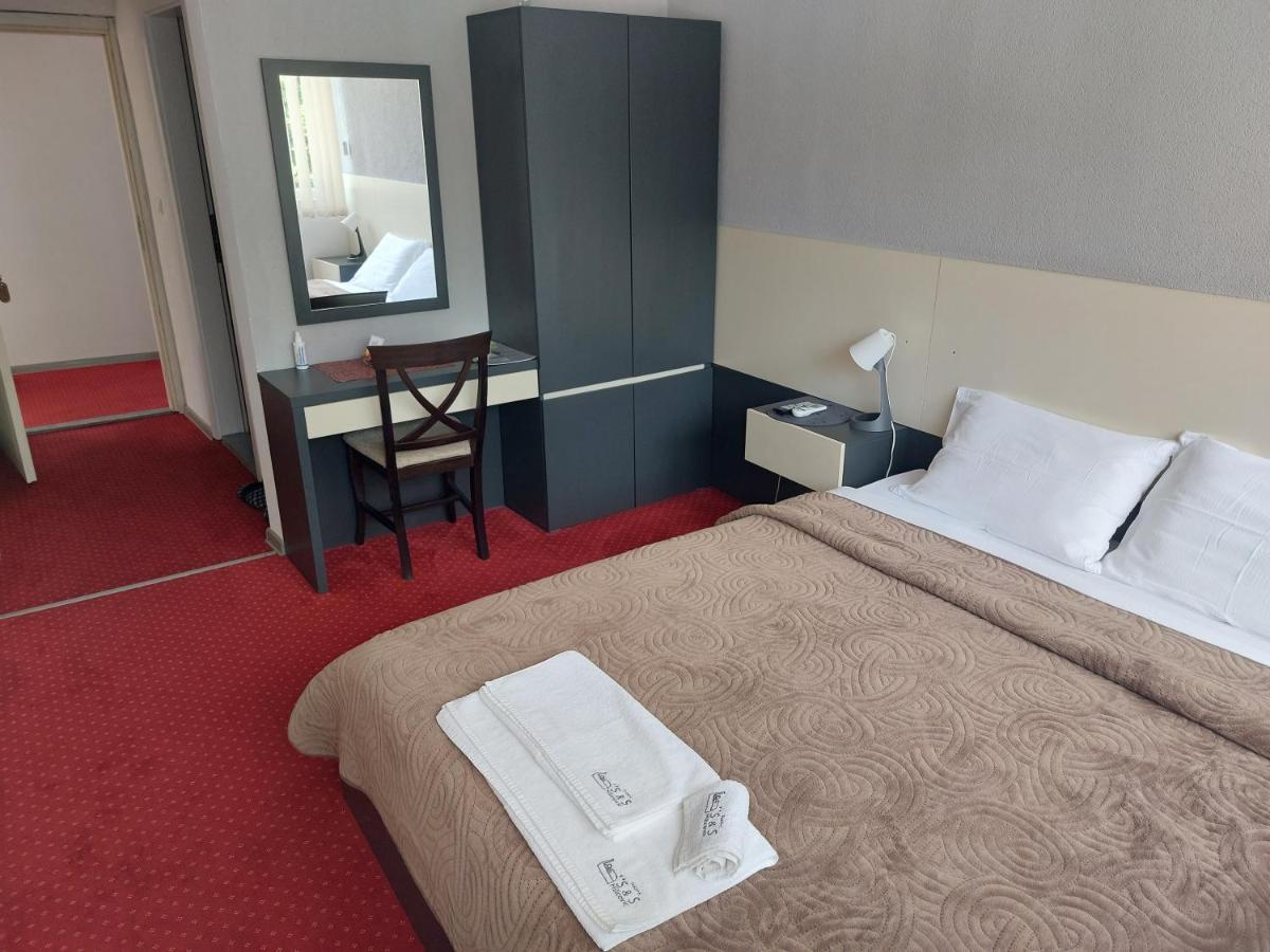 Rooms S&S Milicevic U Strogom Centru Aleksandrovca Aleksandrovac Dış mekan fotoğraf