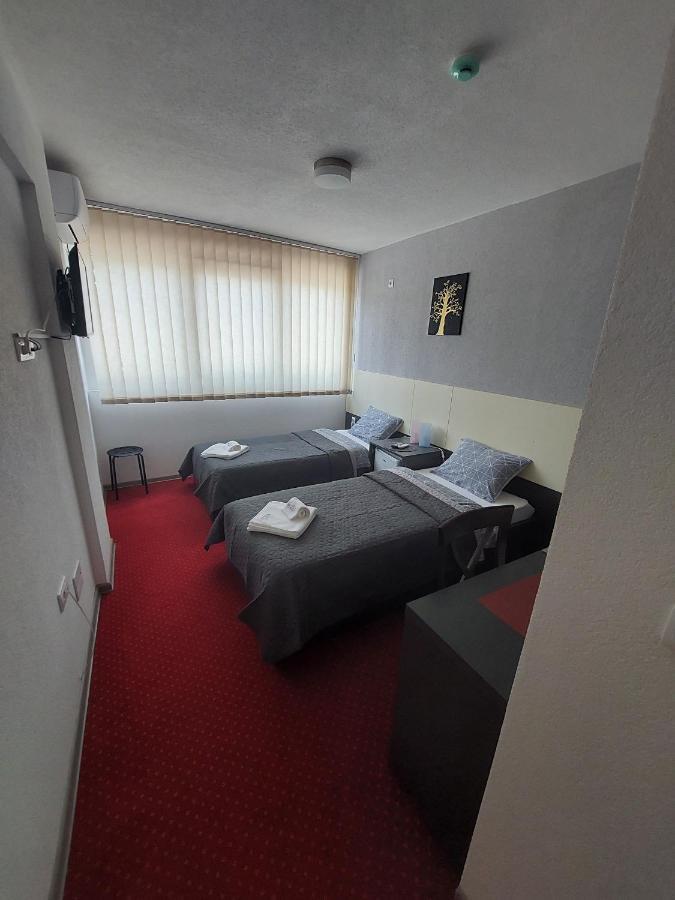 Rooms S&S Milicevic U Strogom Centru Aleksandrovca Aleksandrovac Dış mekan fotoğraf