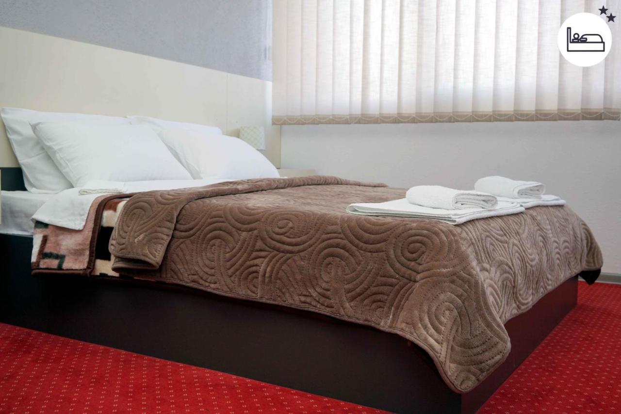 Rooms S&S Milicevic U Strogom Centru Aleksandrovca Aleksandrovac Dış mekan fotoğraf