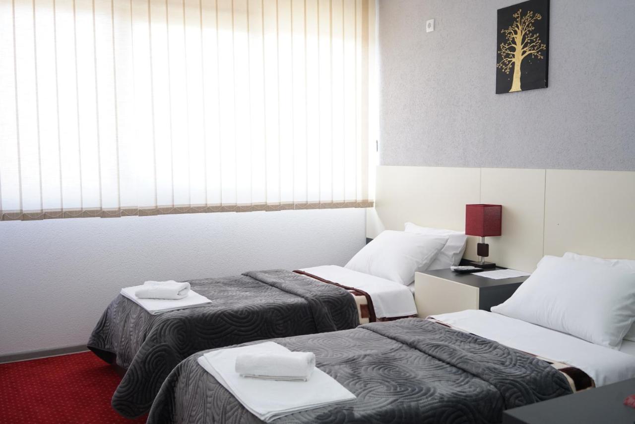 Rooms S&S Milicevic U Strogom Centru Aleksandrovca Aleksandrovac Dış mekan fotoğraf