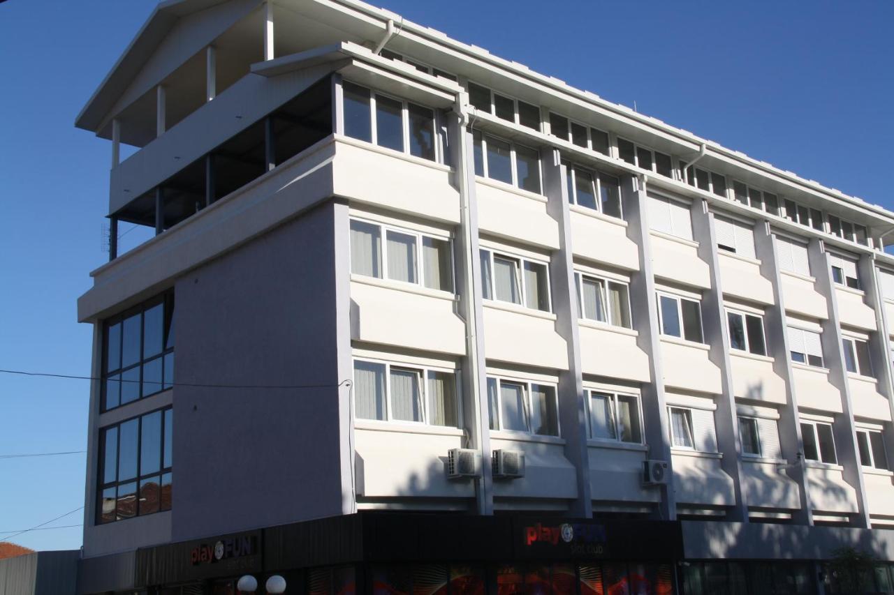 Rooms S&S Milicevic U Strogom Centru Aleksandrovca Aleksandrovac Dış mekan fotoğraf